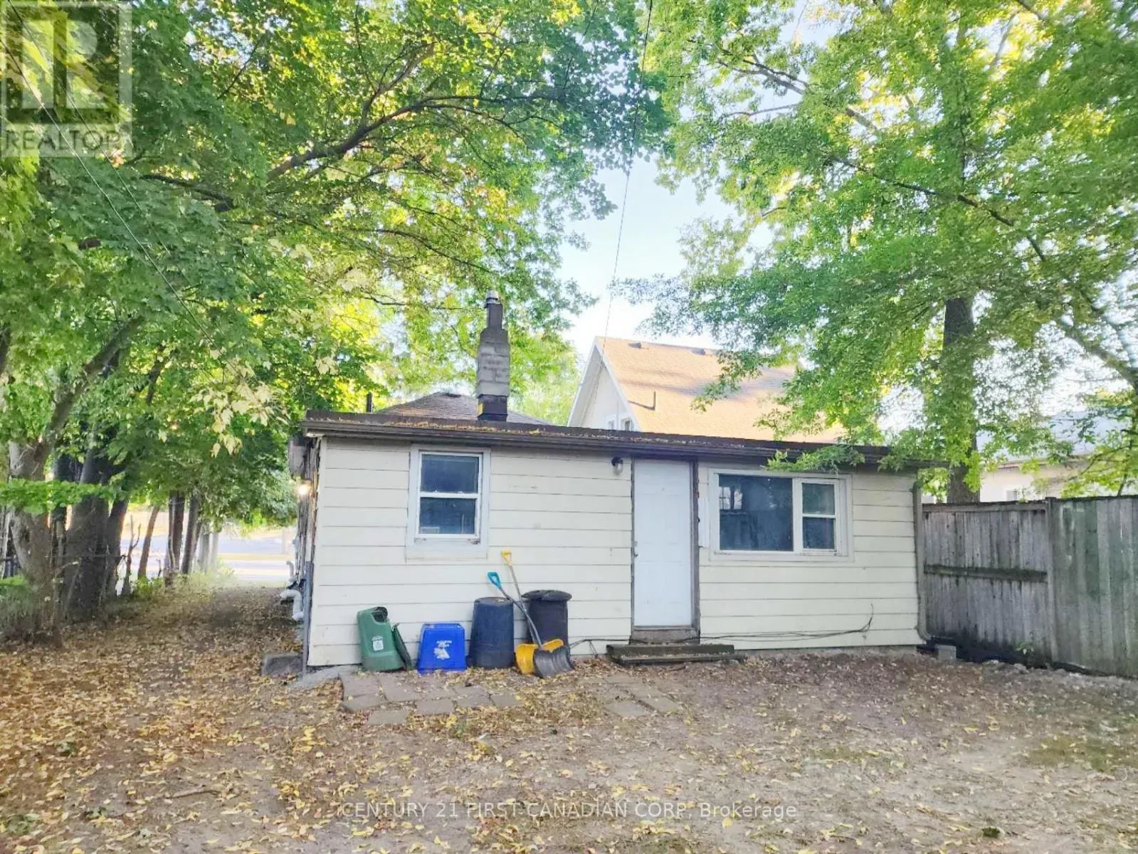 UNIT1 - 648 OXFORD STREET E, #Unit1
