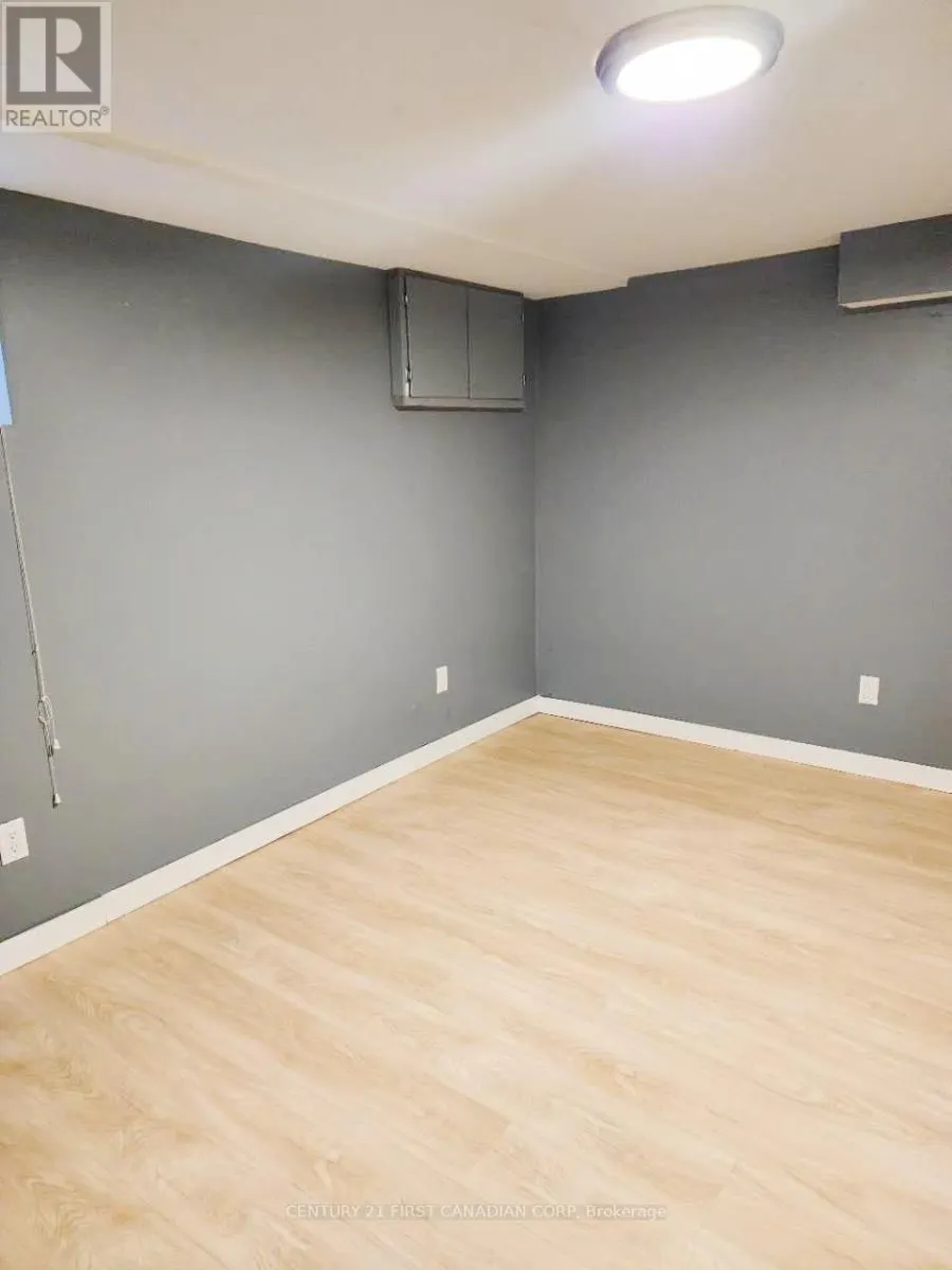 UNIT1 - 648 OXFORD STREET E, #Unit1