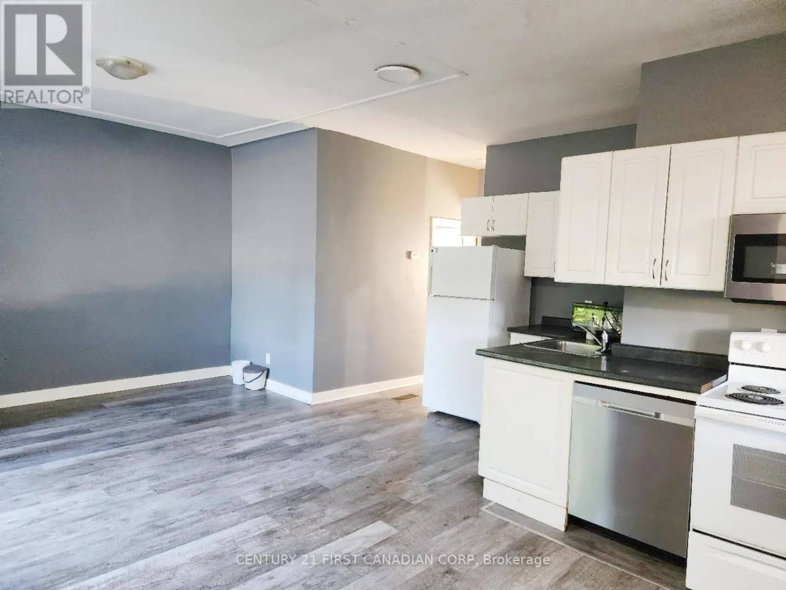 UNIT1 - 648 OXFORD STREET E, #Unit1