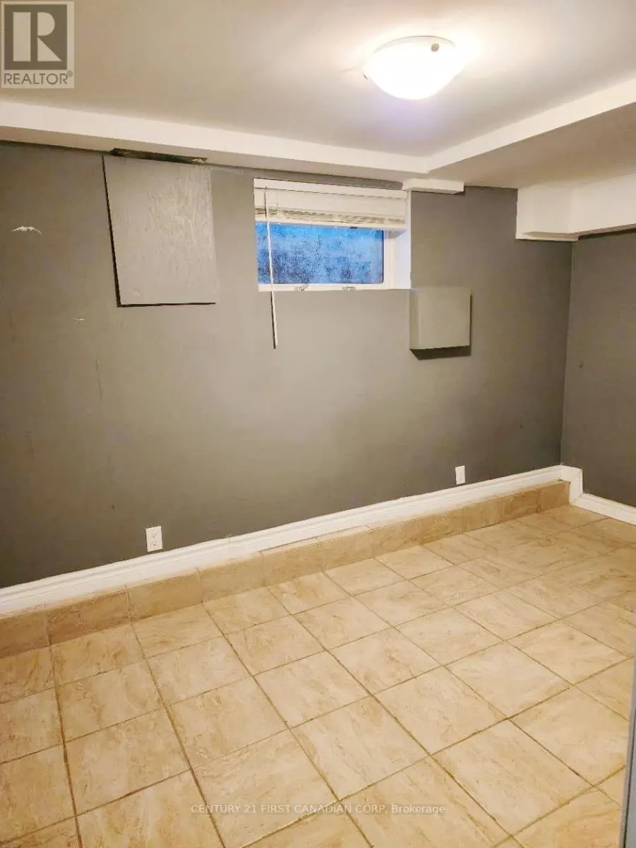 UNIT2 - 648 OXFORD STREET E, #Unit2