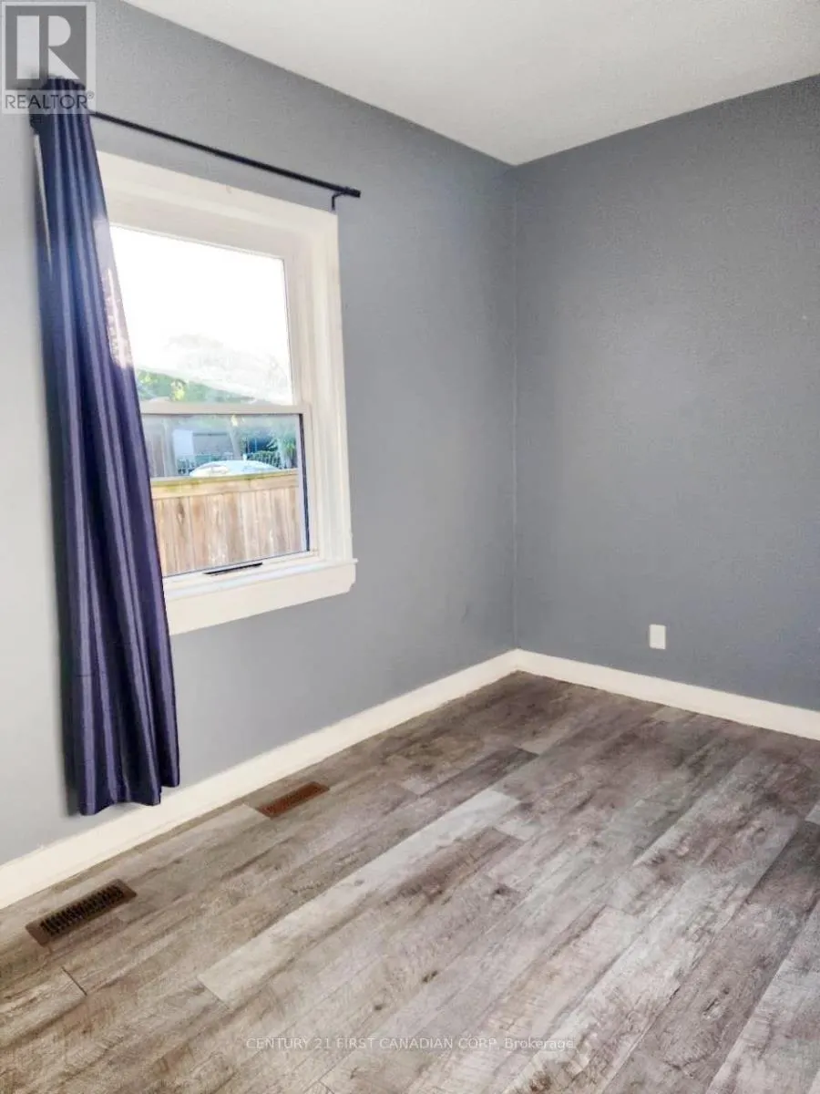 UNIT2 - 648 OXFORD STREET E, #Unit2