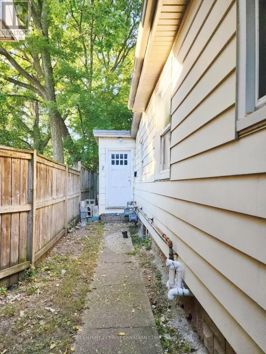 UNIT2 - 648 OXFORD STREET E, #Unit2