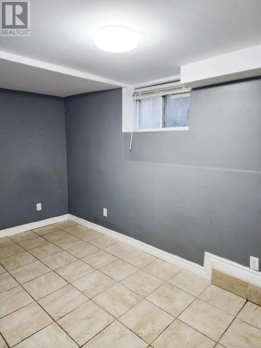 UNIT2 - 648 OXFORD STREET E, #Unit2