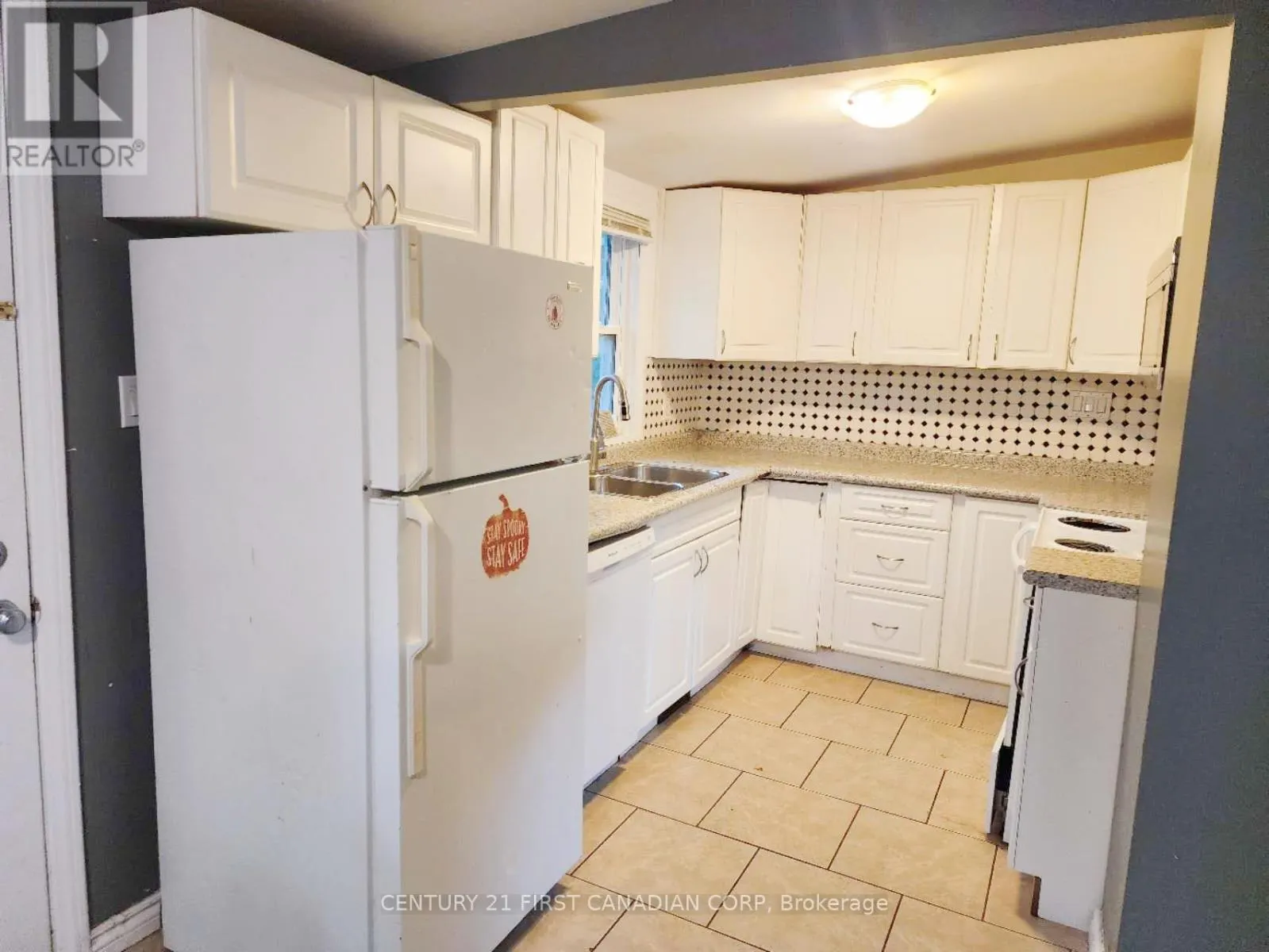 UNIT2 - 648 OXFORD STREET E, #Unit2