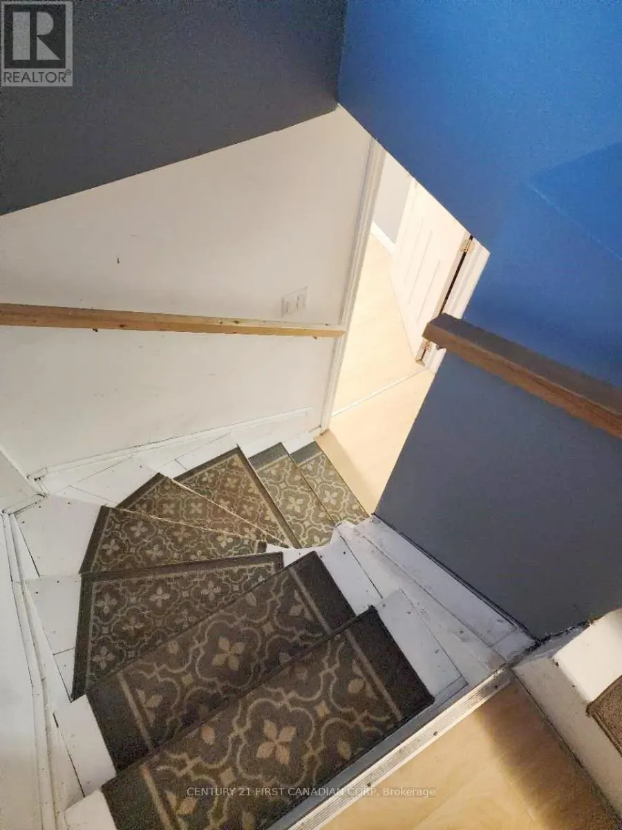 UNIT2 - 648 OXFORD STREET E, #Unit2