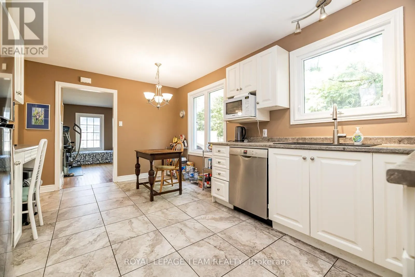 47 GLENDENNING DRIVE