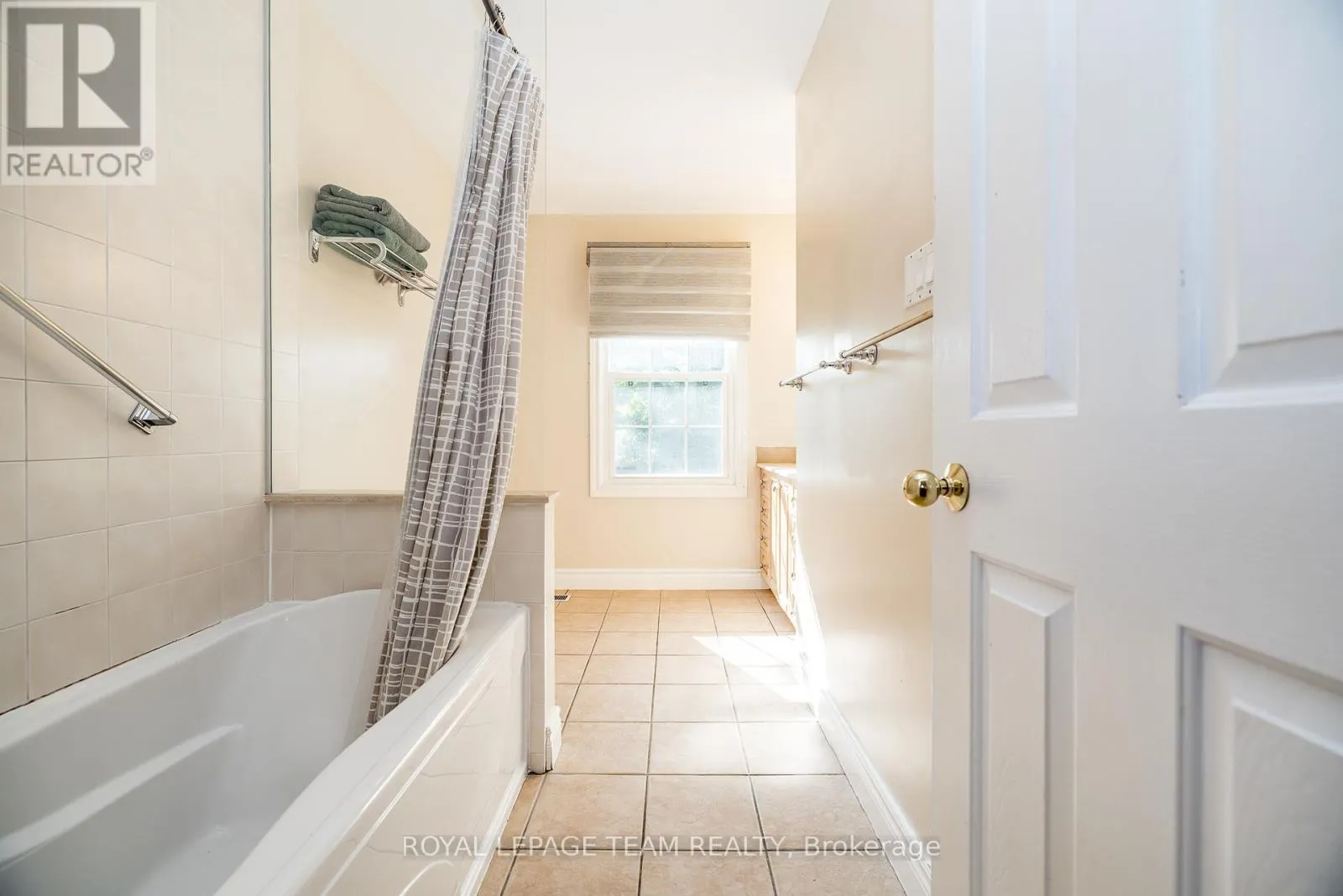 47 GLENDENNING DRIVE