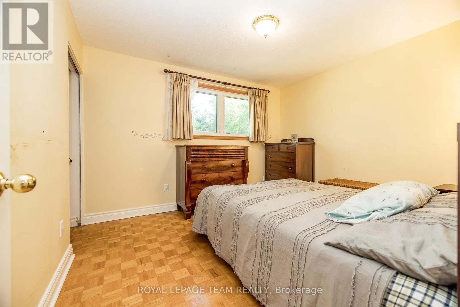 47 GLENDENNING DRIVE