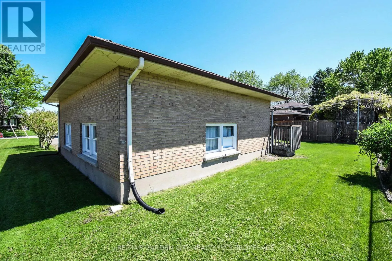 115 LARRAINE STREET