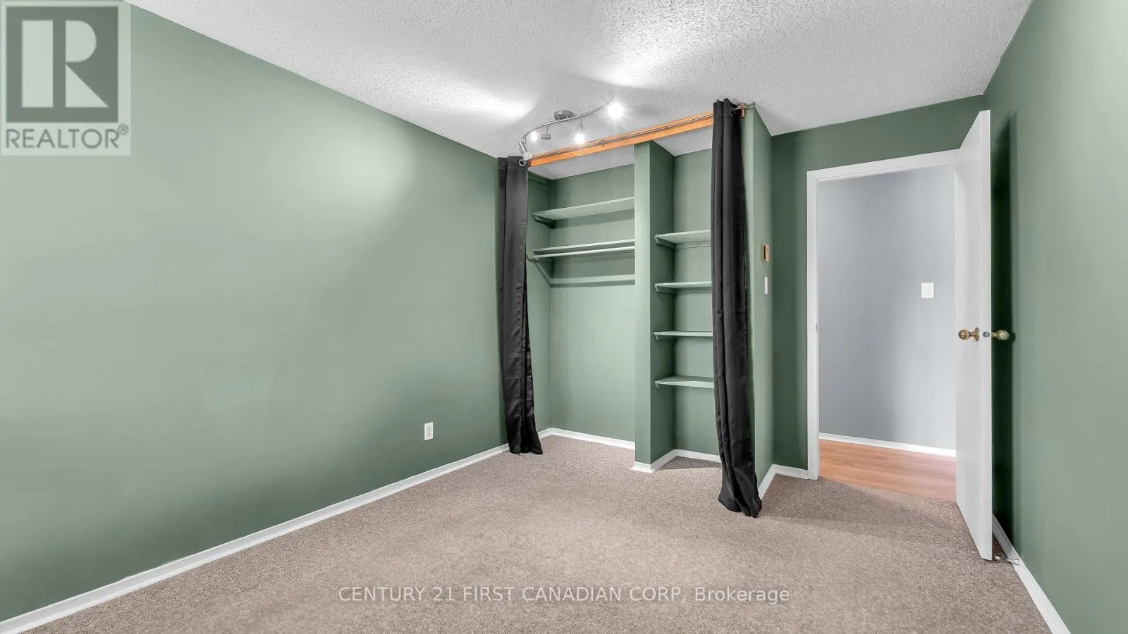 203 - 739 DEVERON CRESCENT, #203