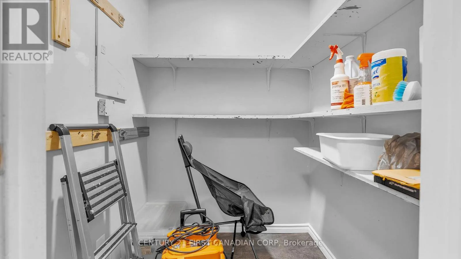 203 - 739 DEVERON CRESCENT, #203