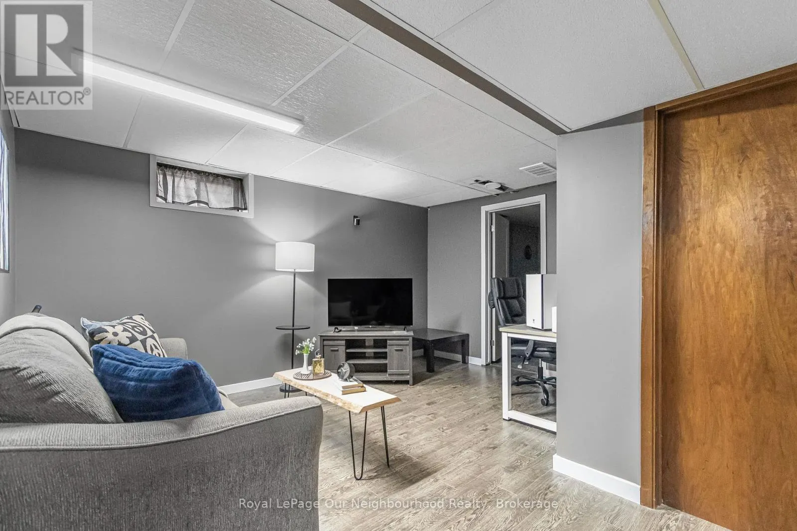 2 WOODFERN ROAD