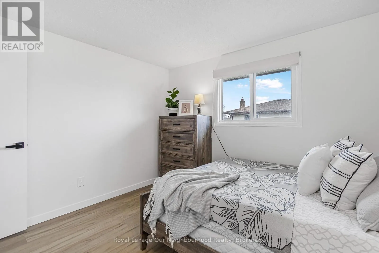 2 WOODFERN ROAD