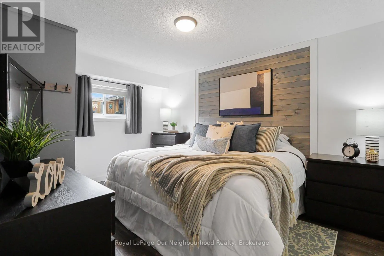 2 WOODFERN ROAD