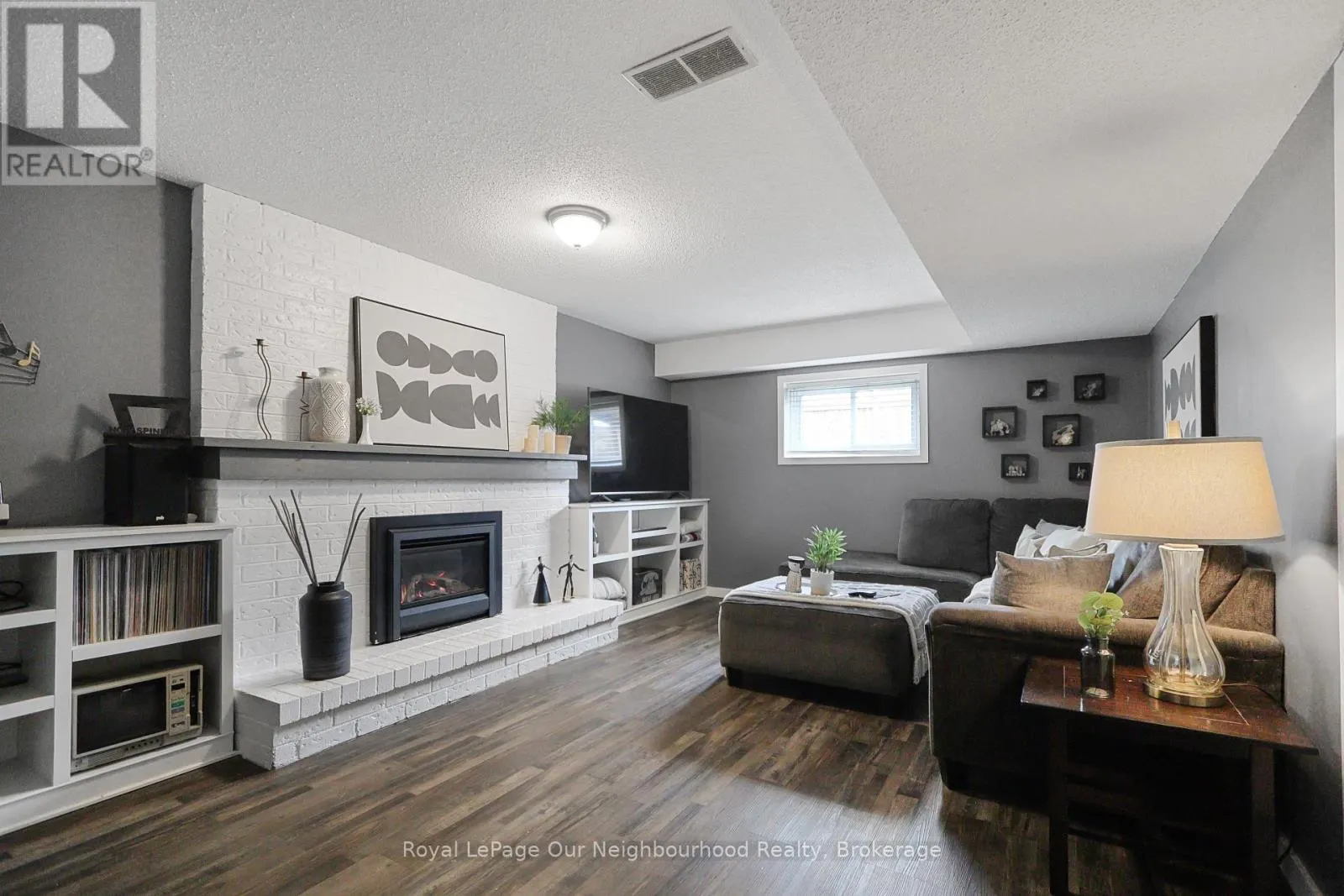 2 WOODFERN ROAD