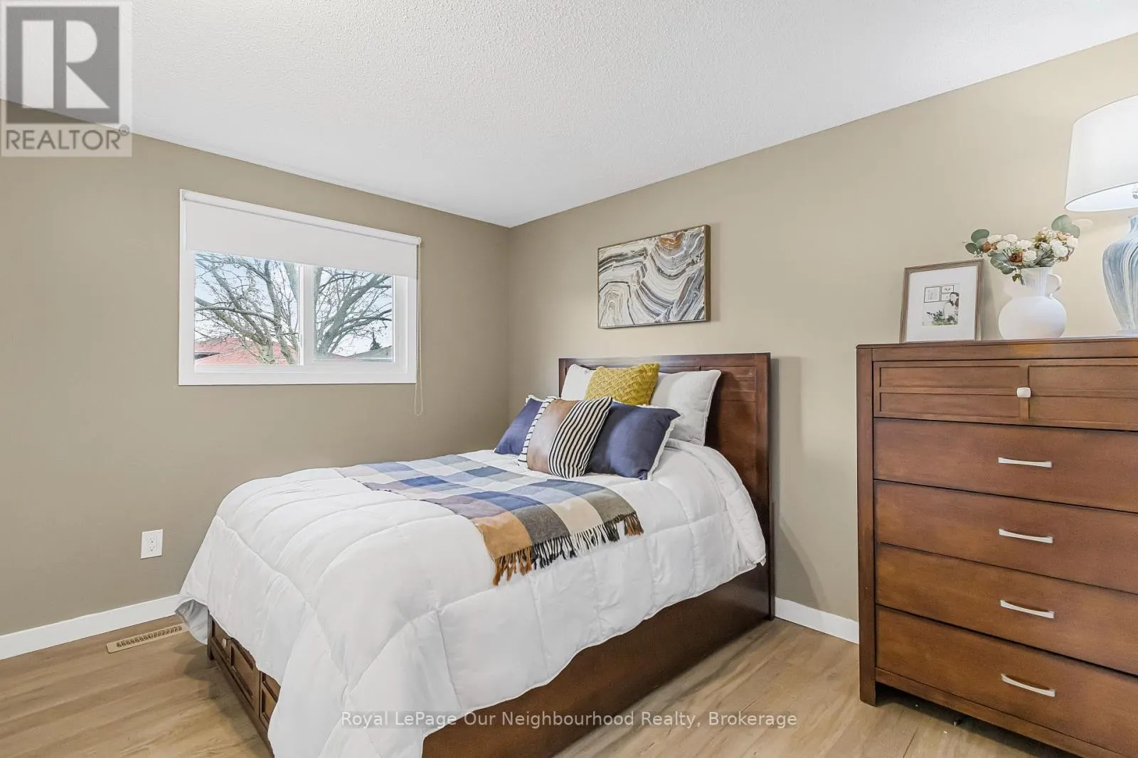 2 WOODFERN ROAD