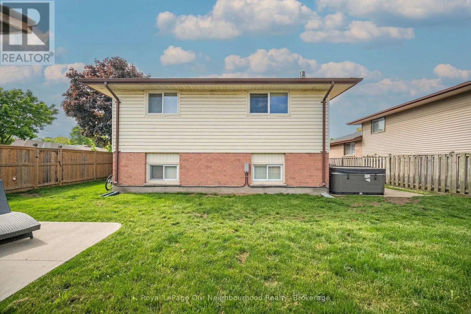 2 WOODFERN ROAD
