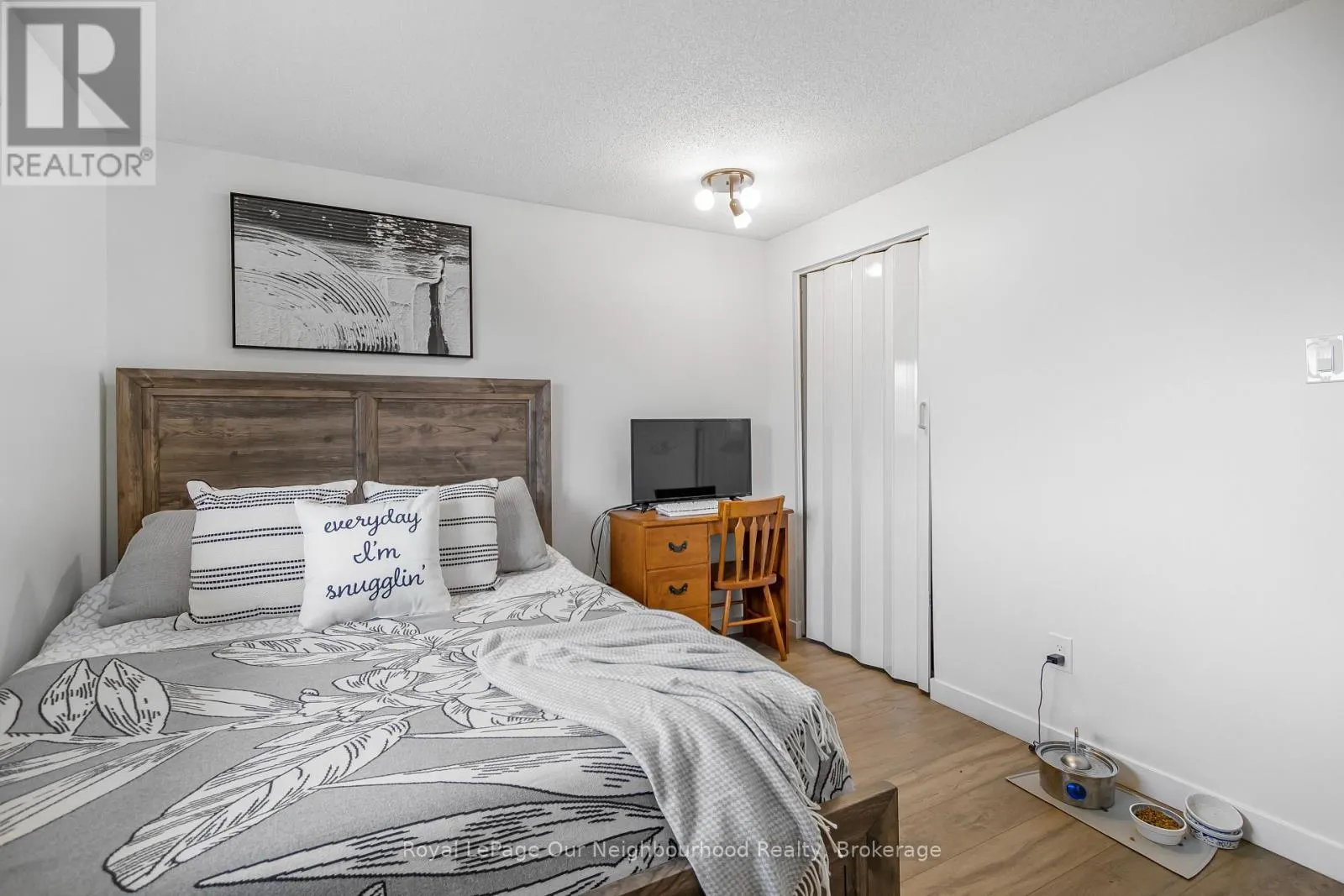 2 WOODFERN ROAD