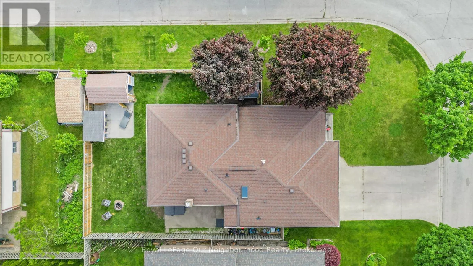 2 WOODFERN ROAD