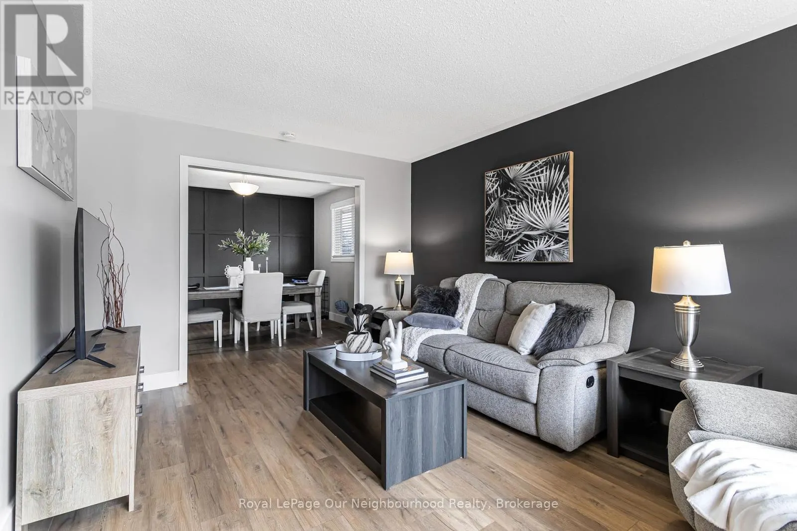 2 WOODFERN ROAD