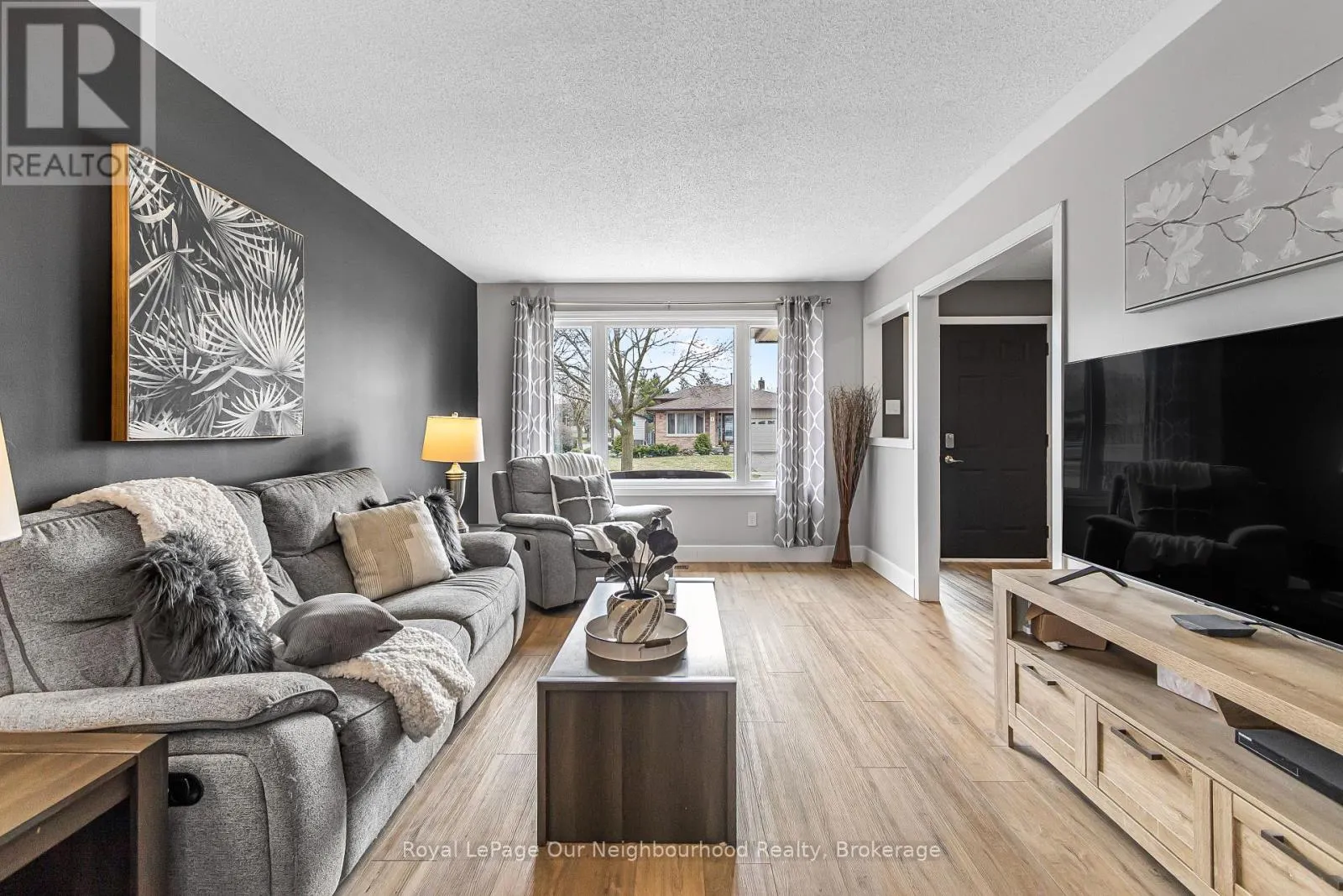 2 WOODFERN ROAD
