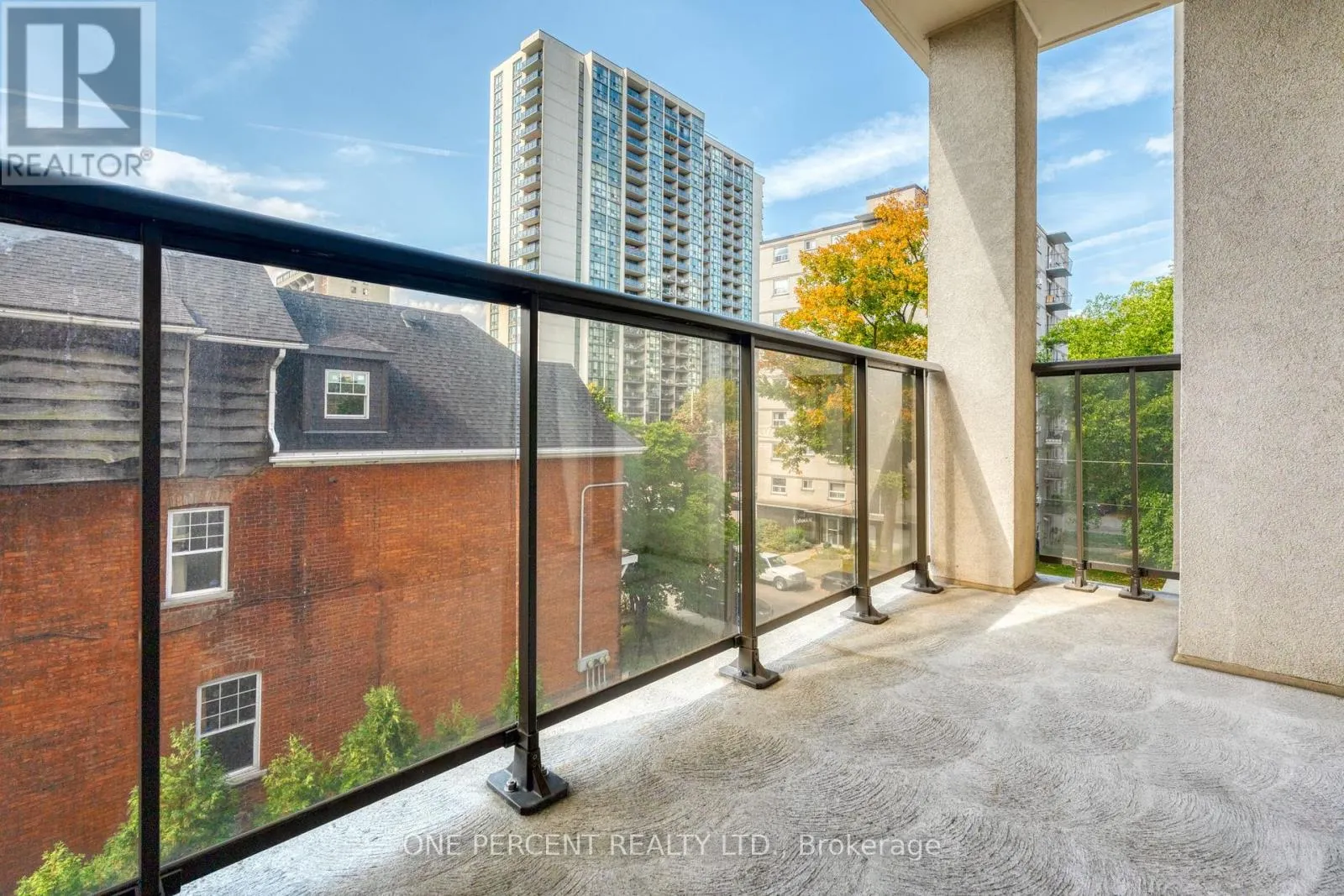 304 - 85 ROBINSON STREET
