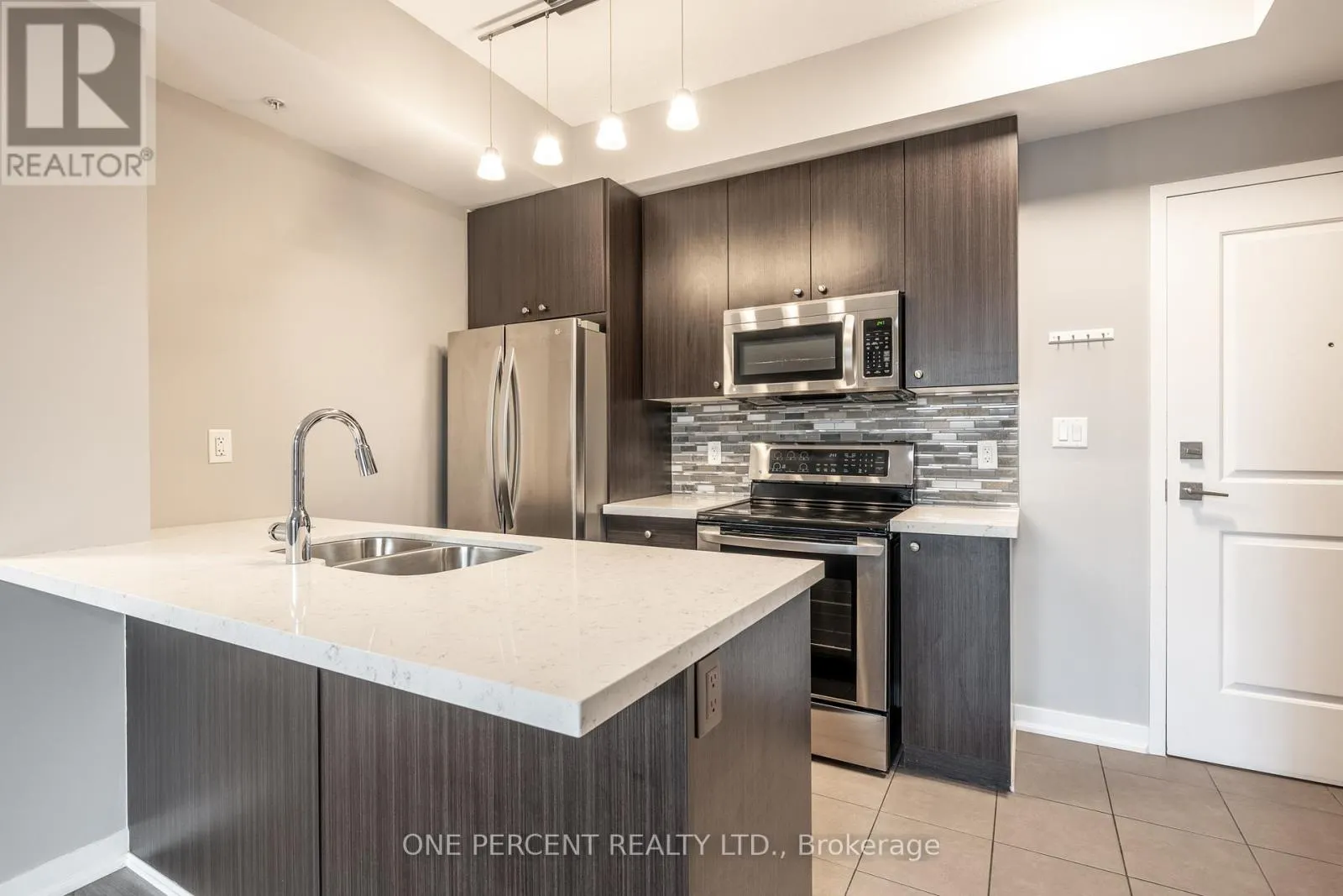 304 - 85 ROBINSON STREET