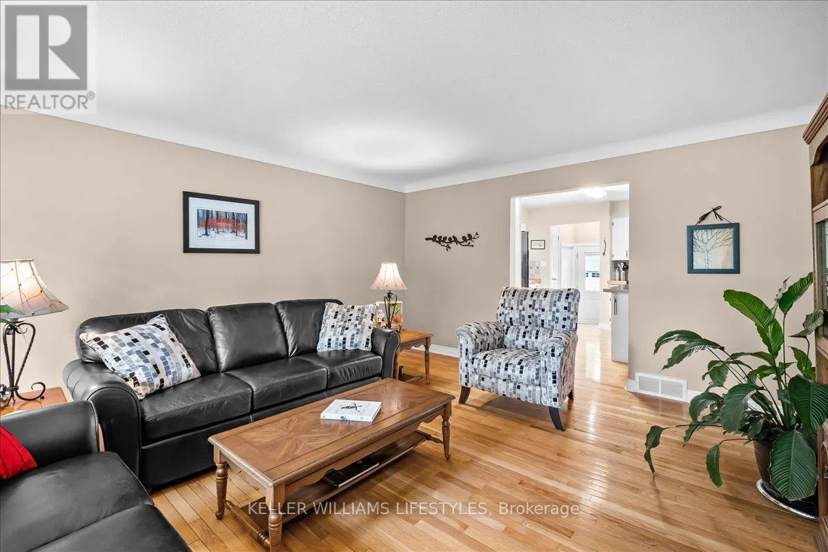 15 BAYLEY STREET