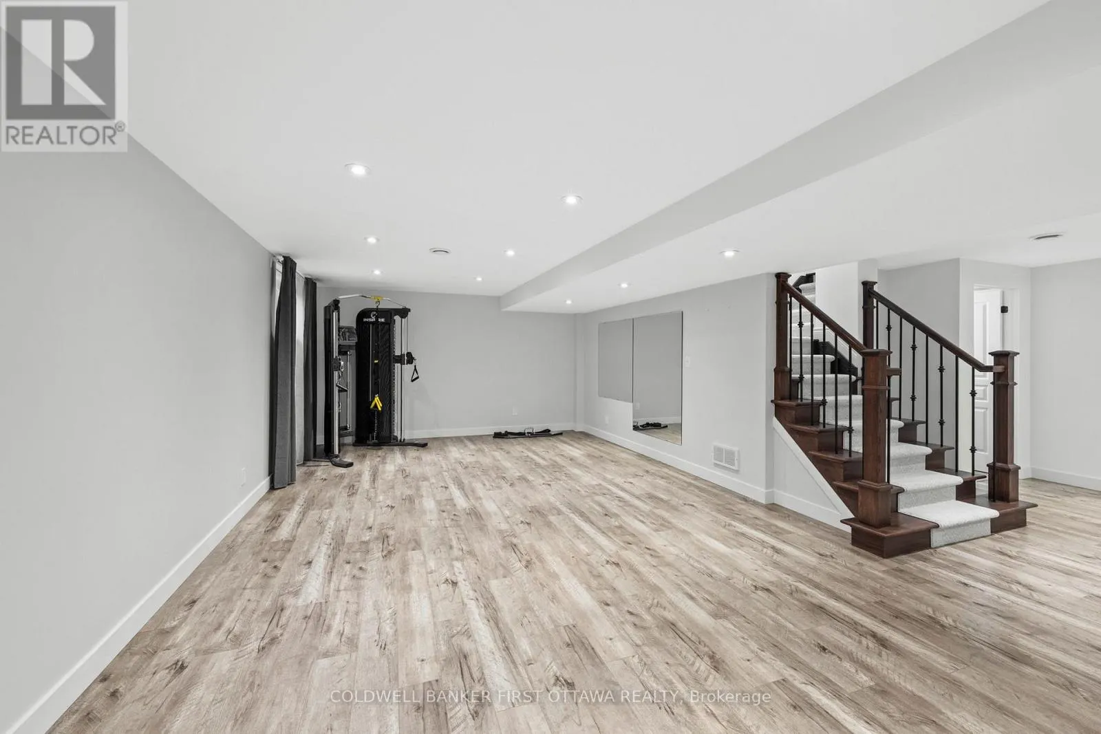 441 BLACKLEAF DRIVE