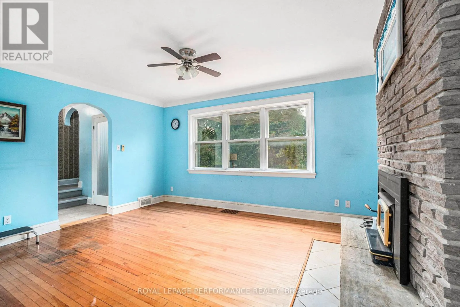 223 CARLETON AVENUE