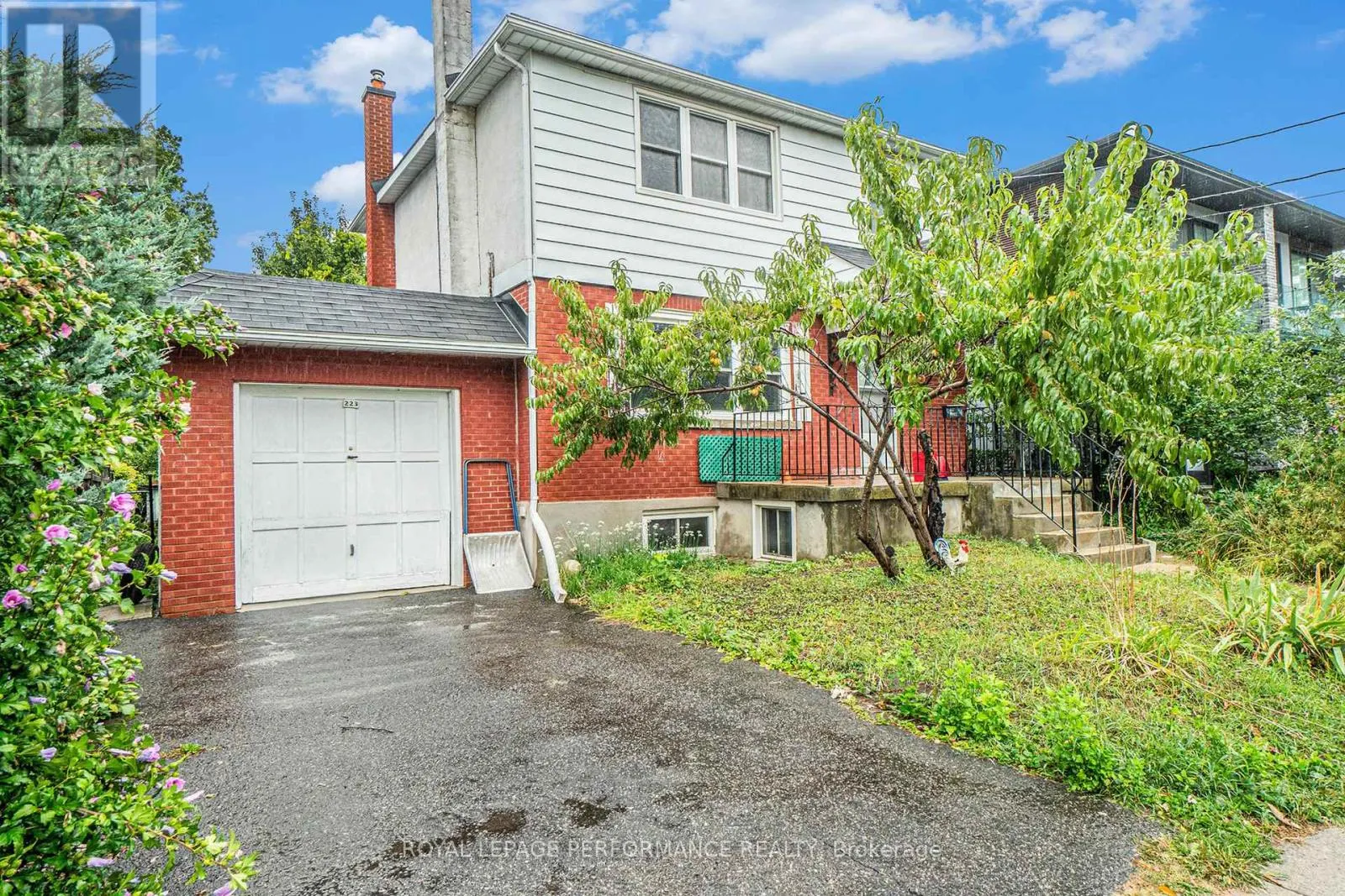 223 CARLETON AVENUE