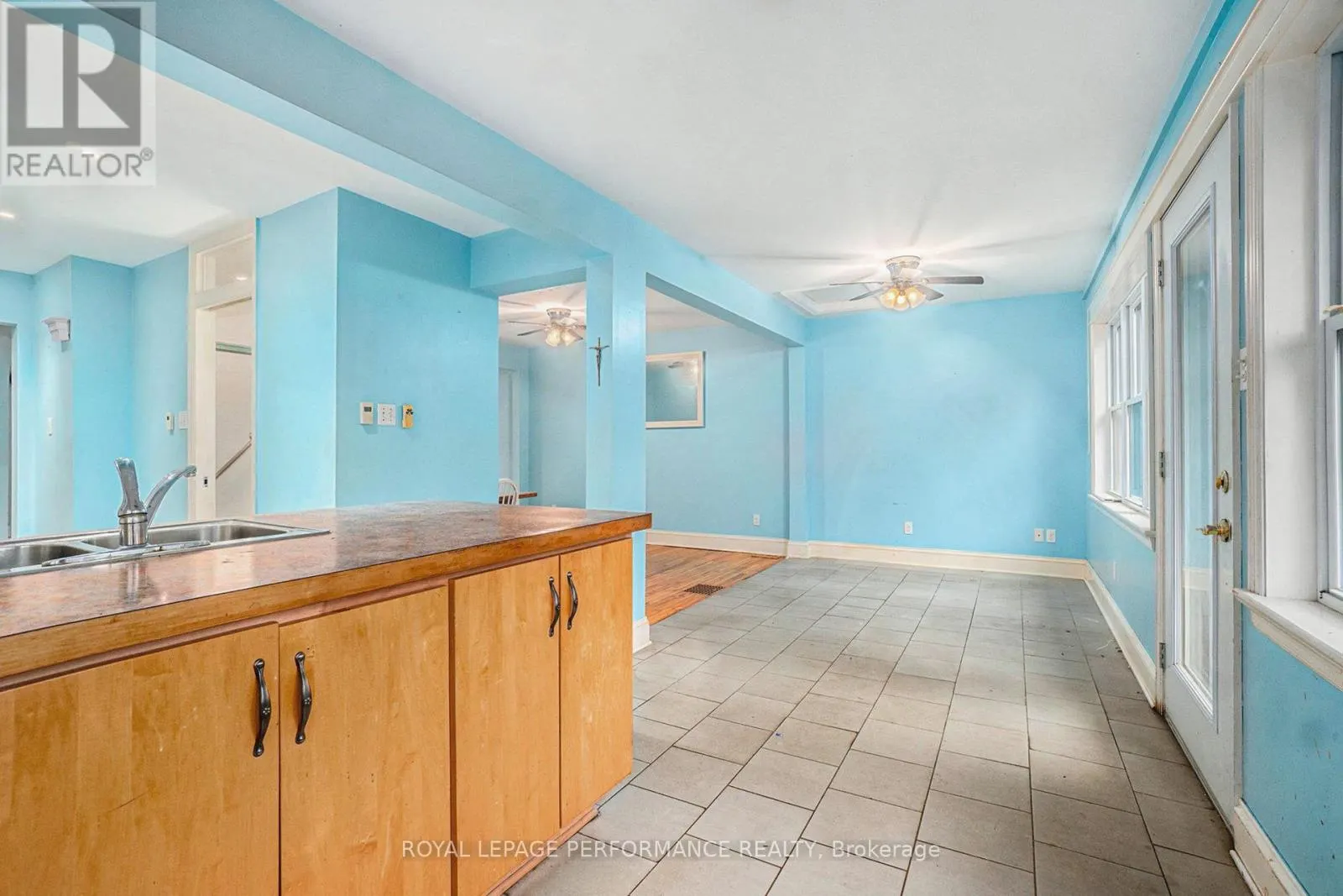 223 CARLETON AVENUE