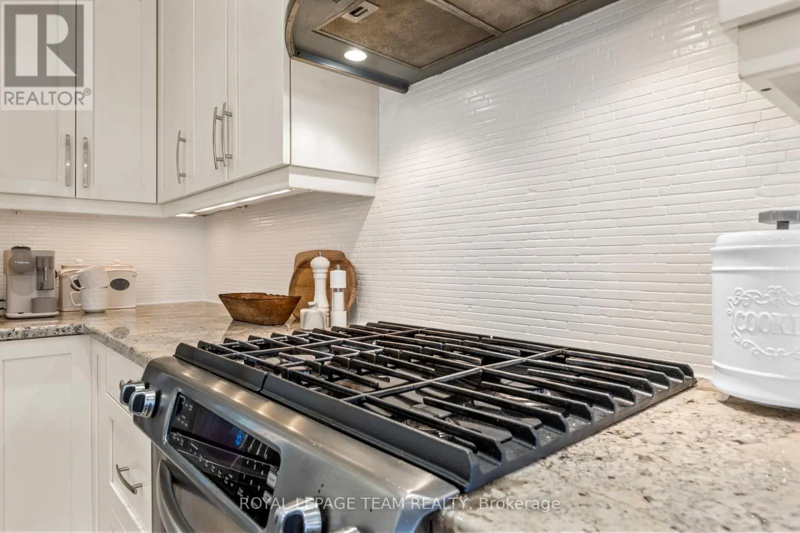 15 EMPRESS DRIVE