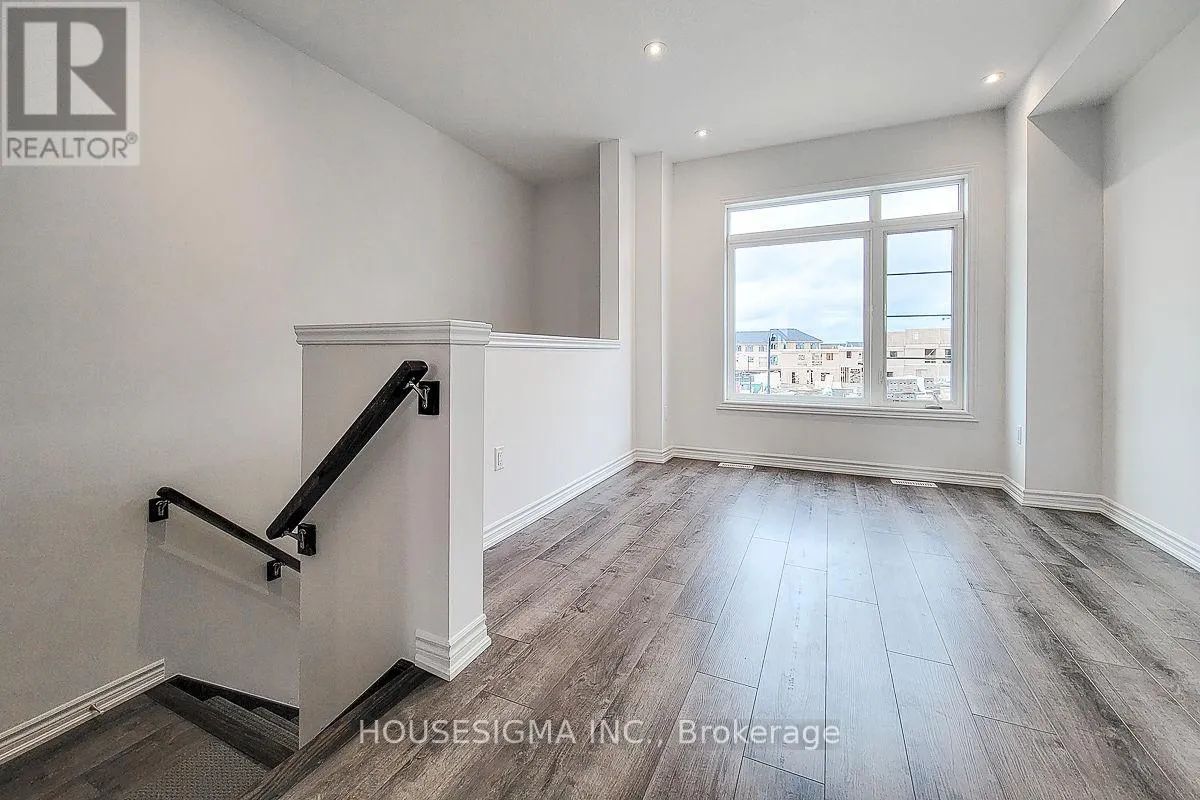33 - 61 SOHO STREET