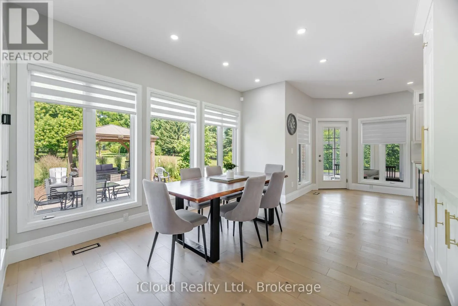 4 DEER VIEW RIDGE