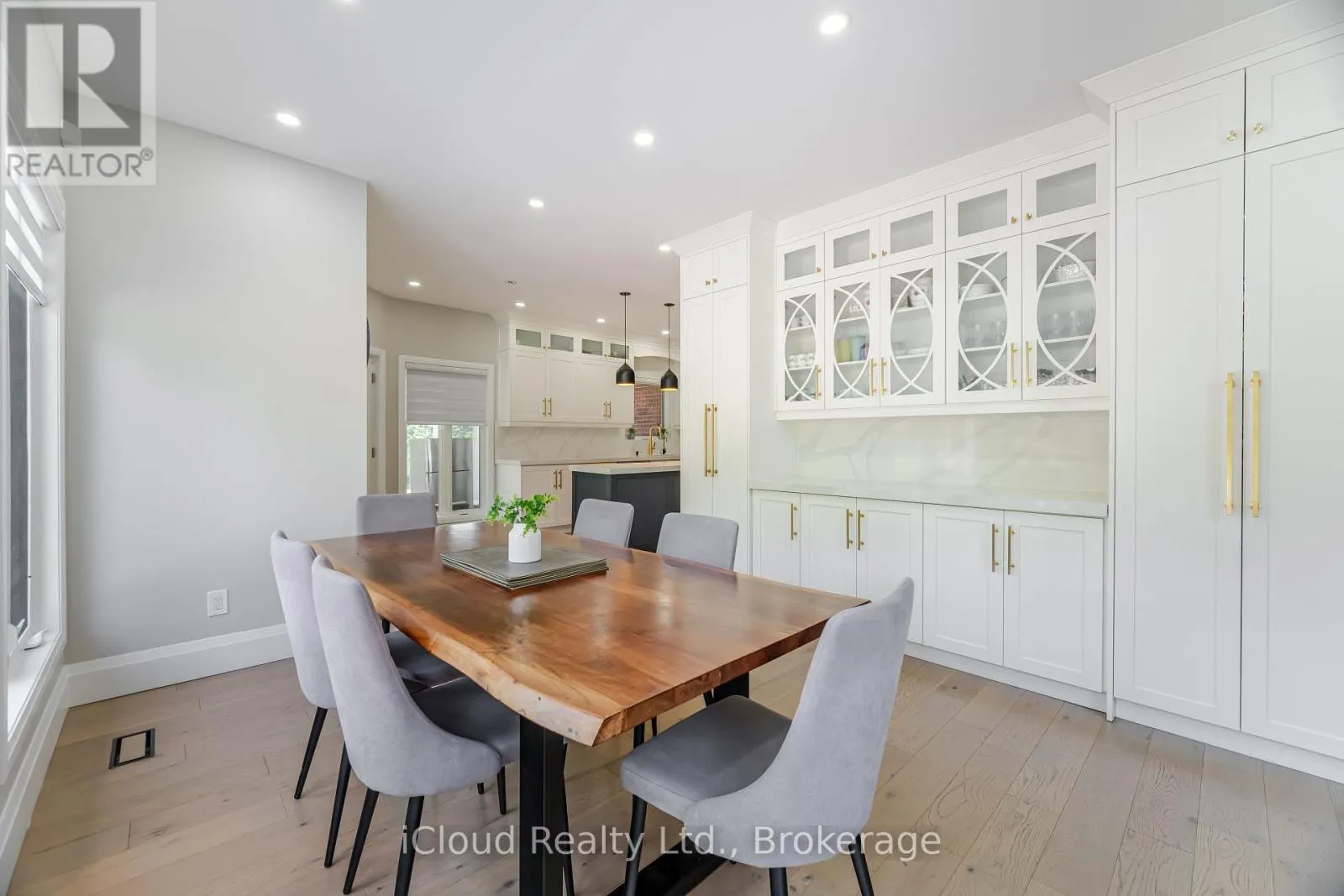 4 DEER VIEW RIDGE