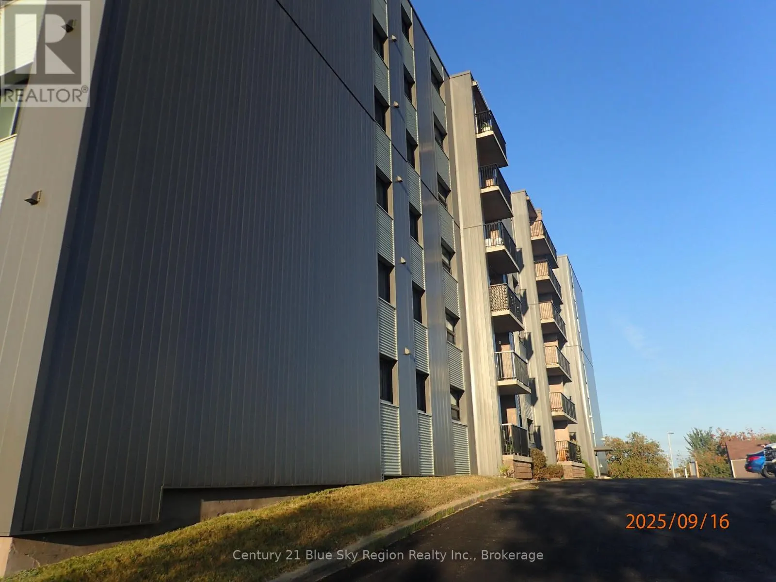 109 - 330 SIXTH AVENUE W, #109