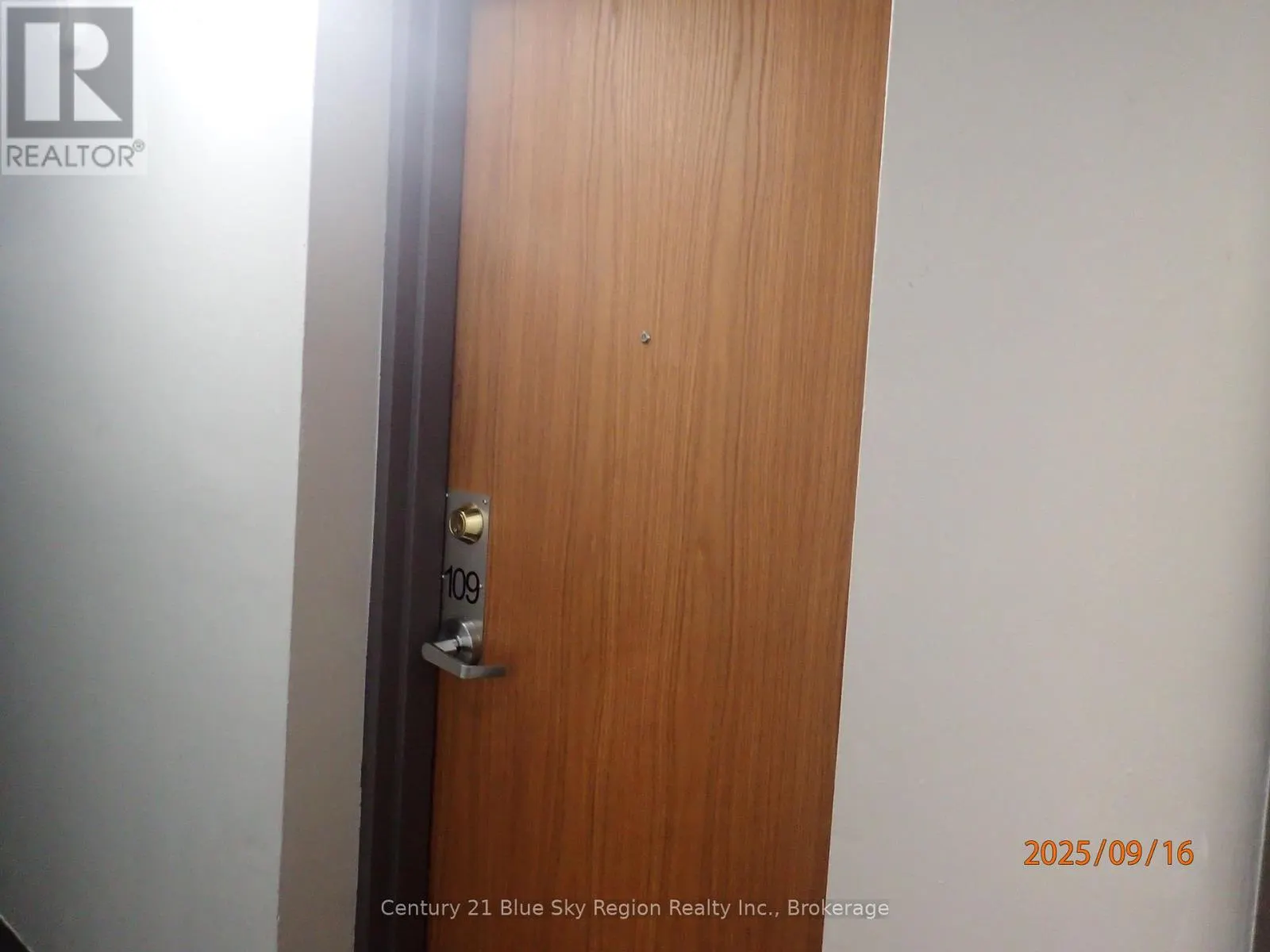109 - 330 SIXTH AVENUE W, #109