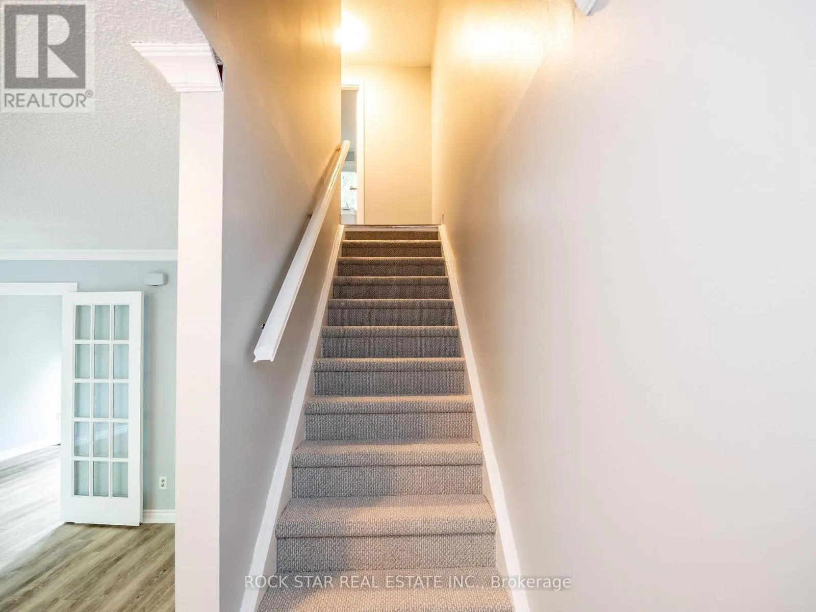42 OAKMEADOW PLACE