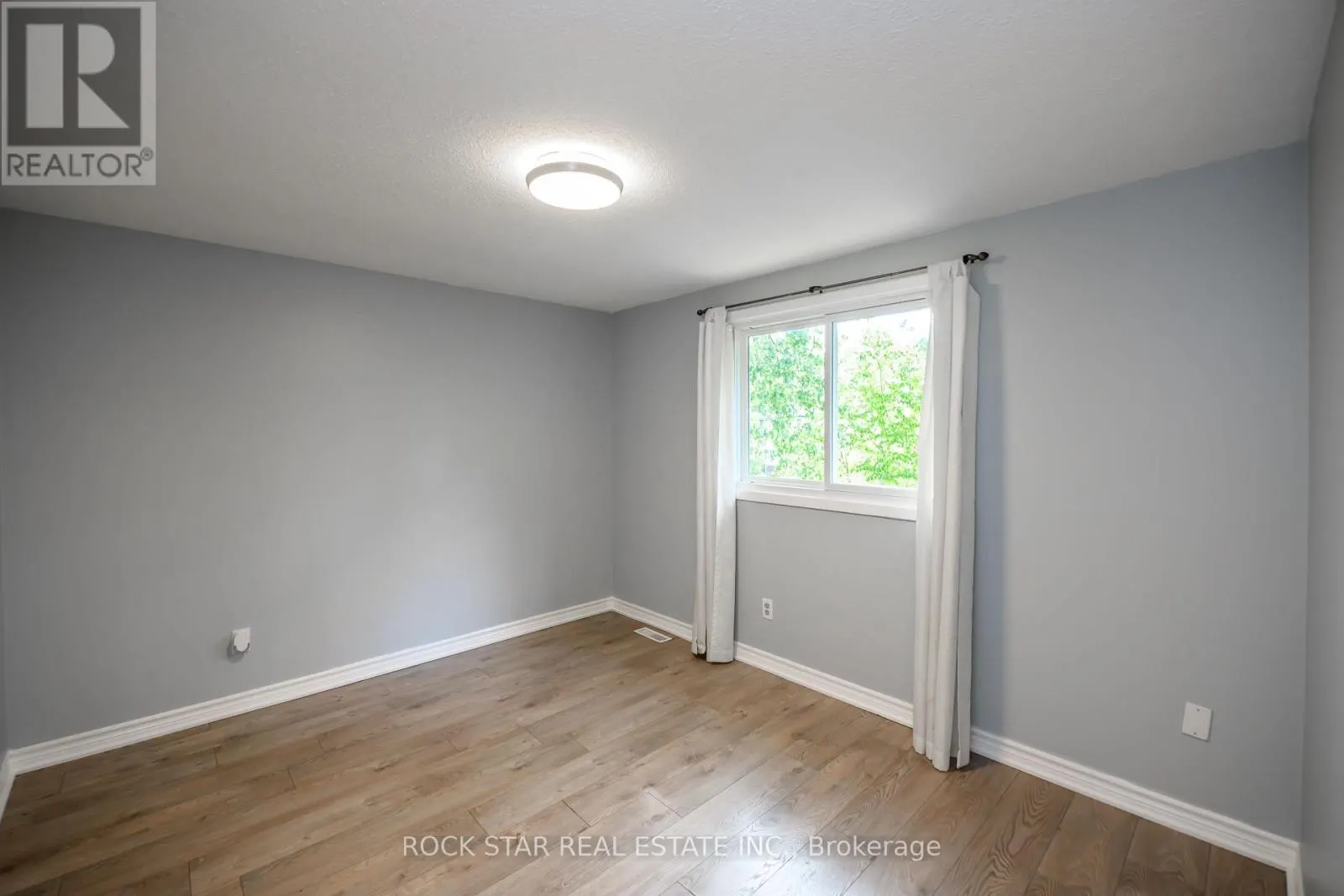 42 OAKMEADOW PLACE