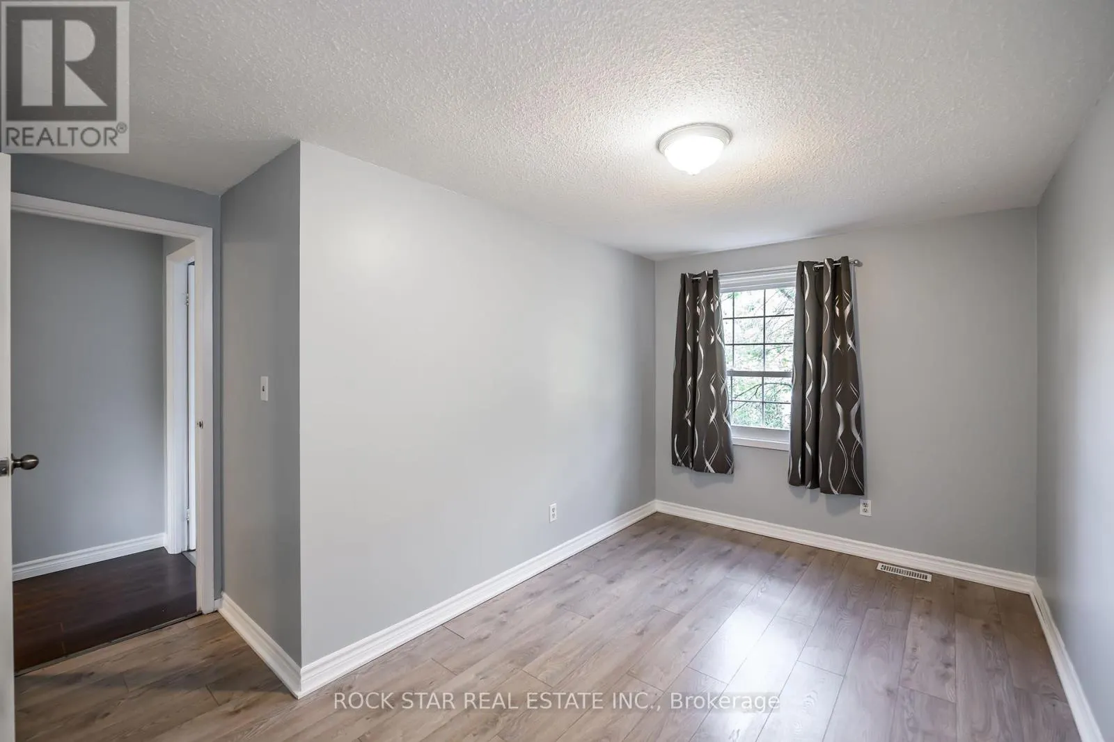 42 OAKMEADOW PLACE