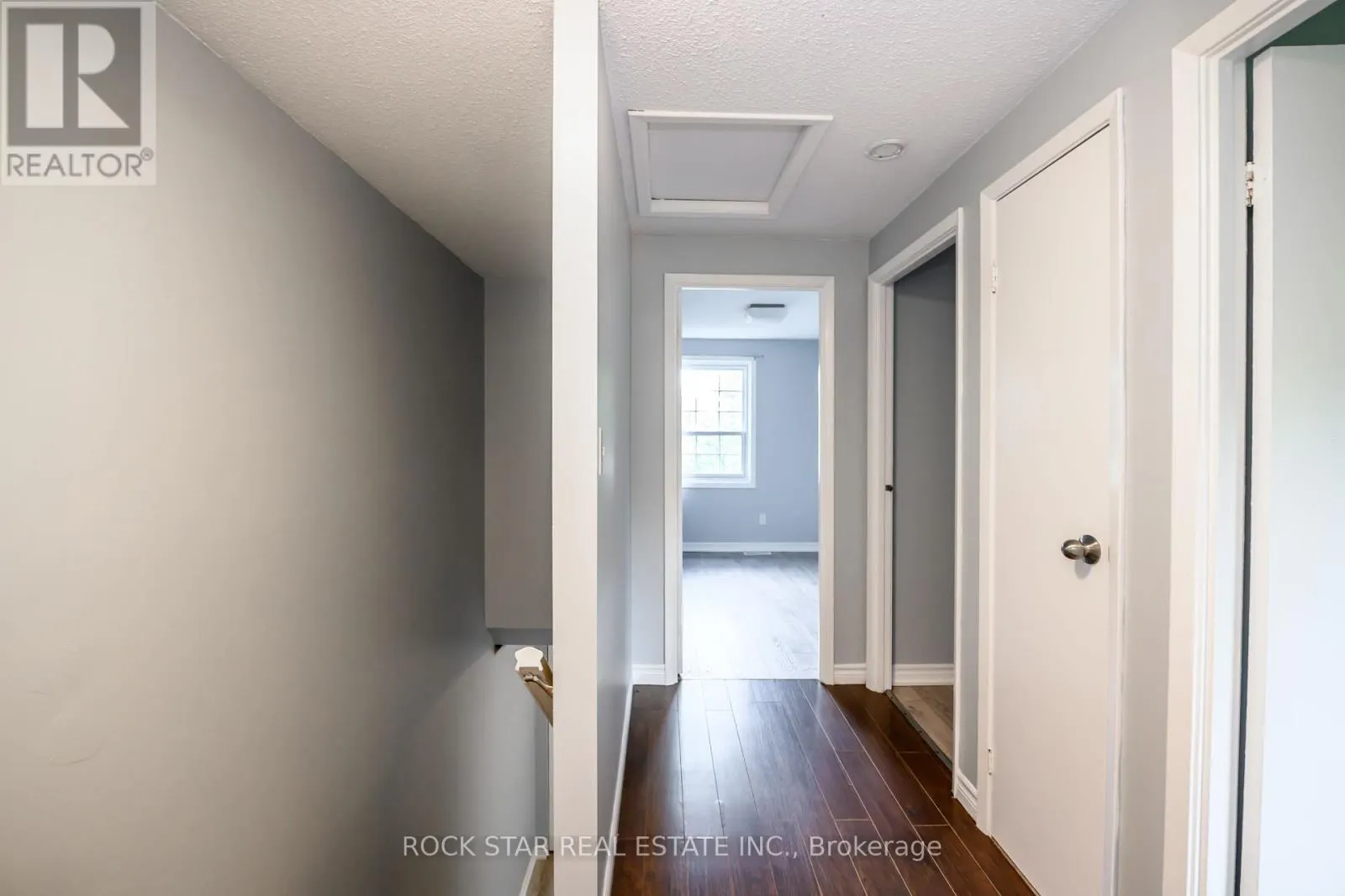 42 OAKMEADOW PLACE
