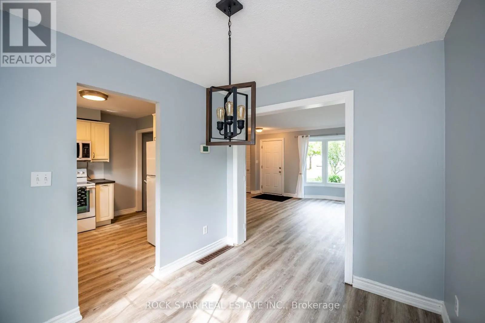 42 OAKMEADOW PLACE