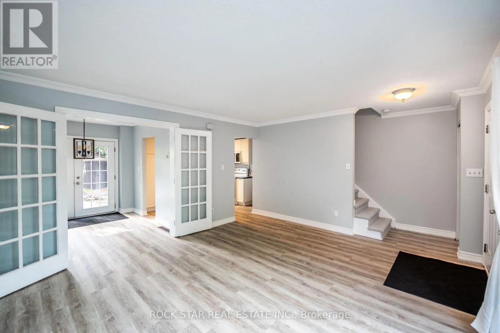 42 OAKMEADOW PLACE