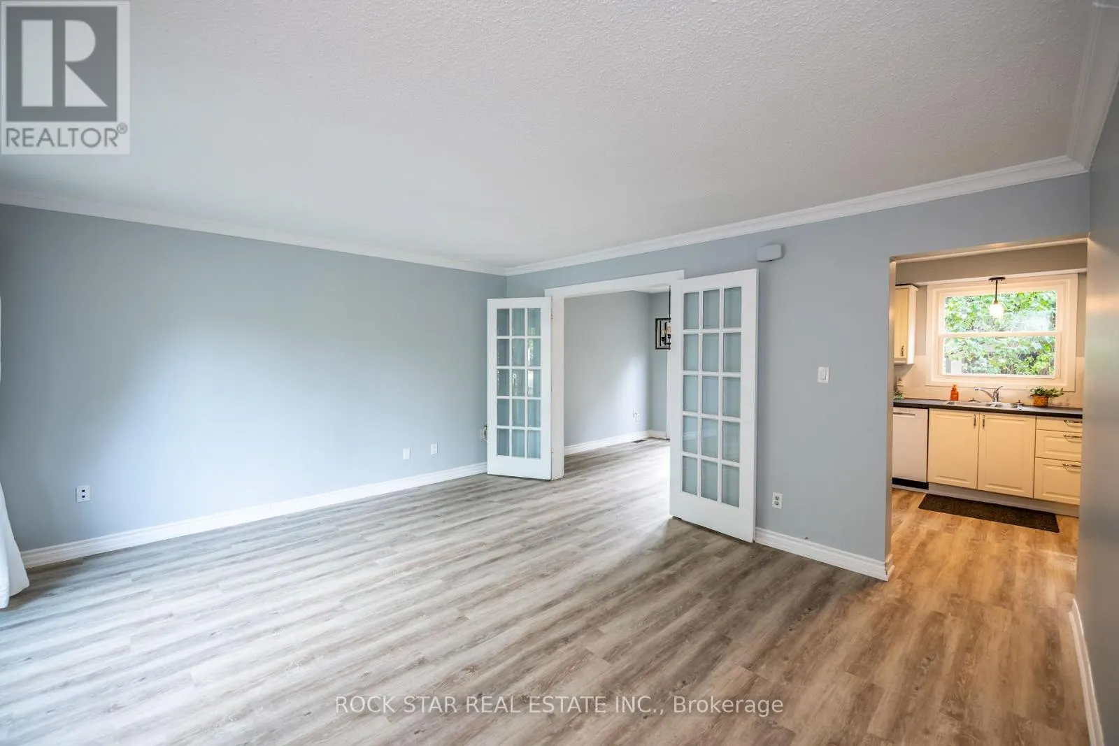 42 OAKMEADOW PLACE