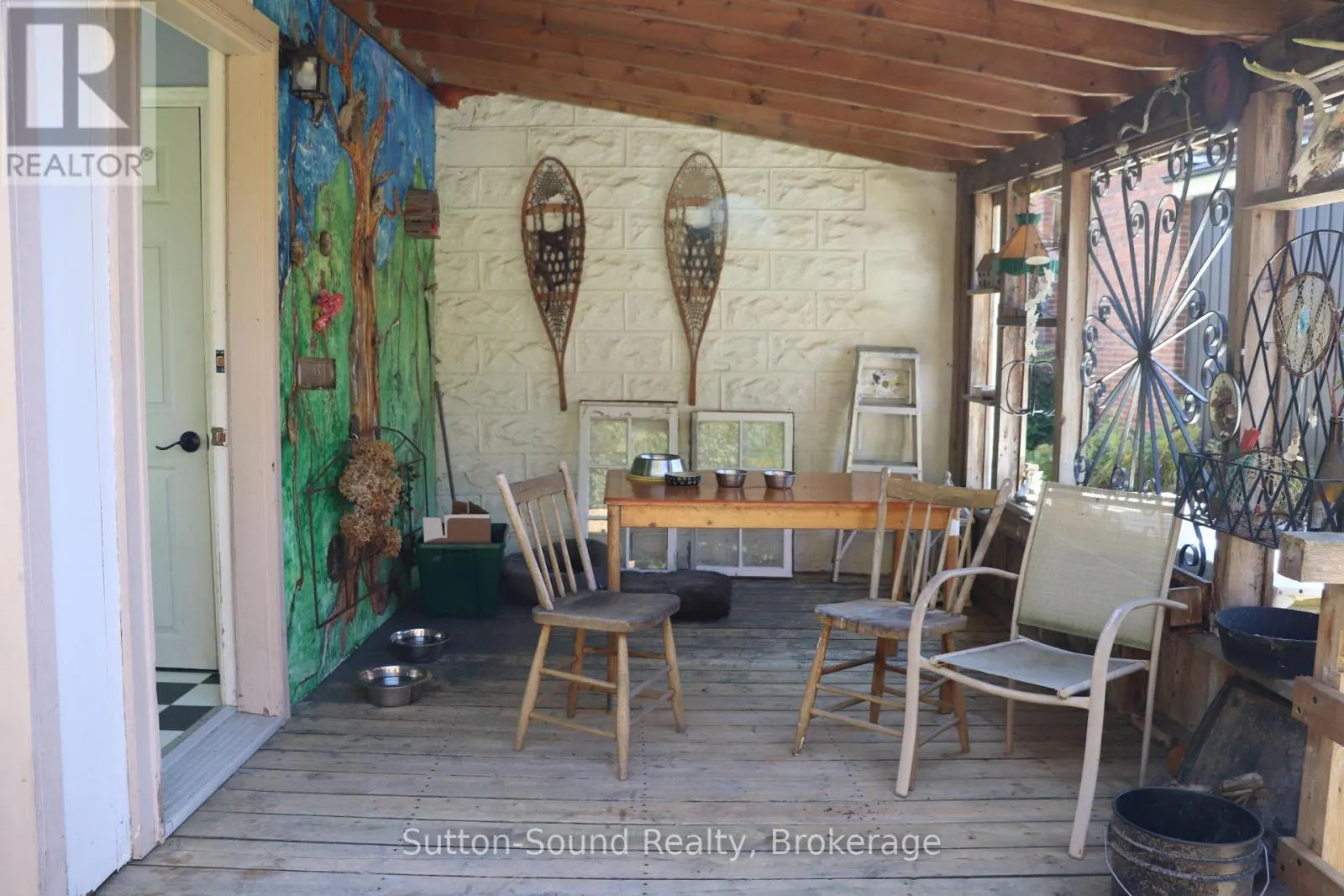 250 5TH STREET E