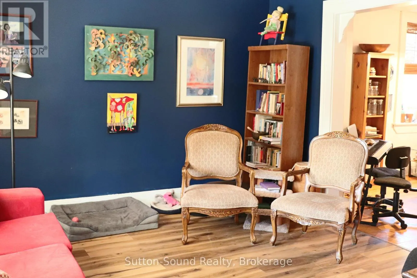 250 5TH STREET E
