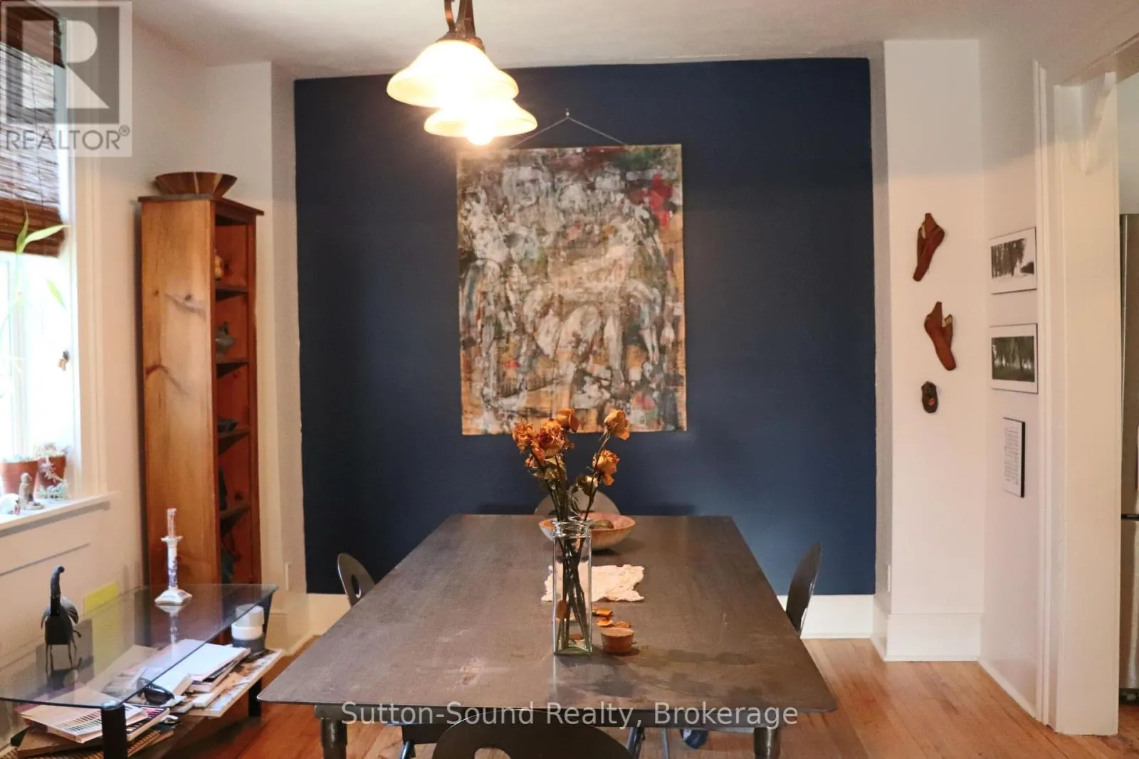 250 5TH STREET E