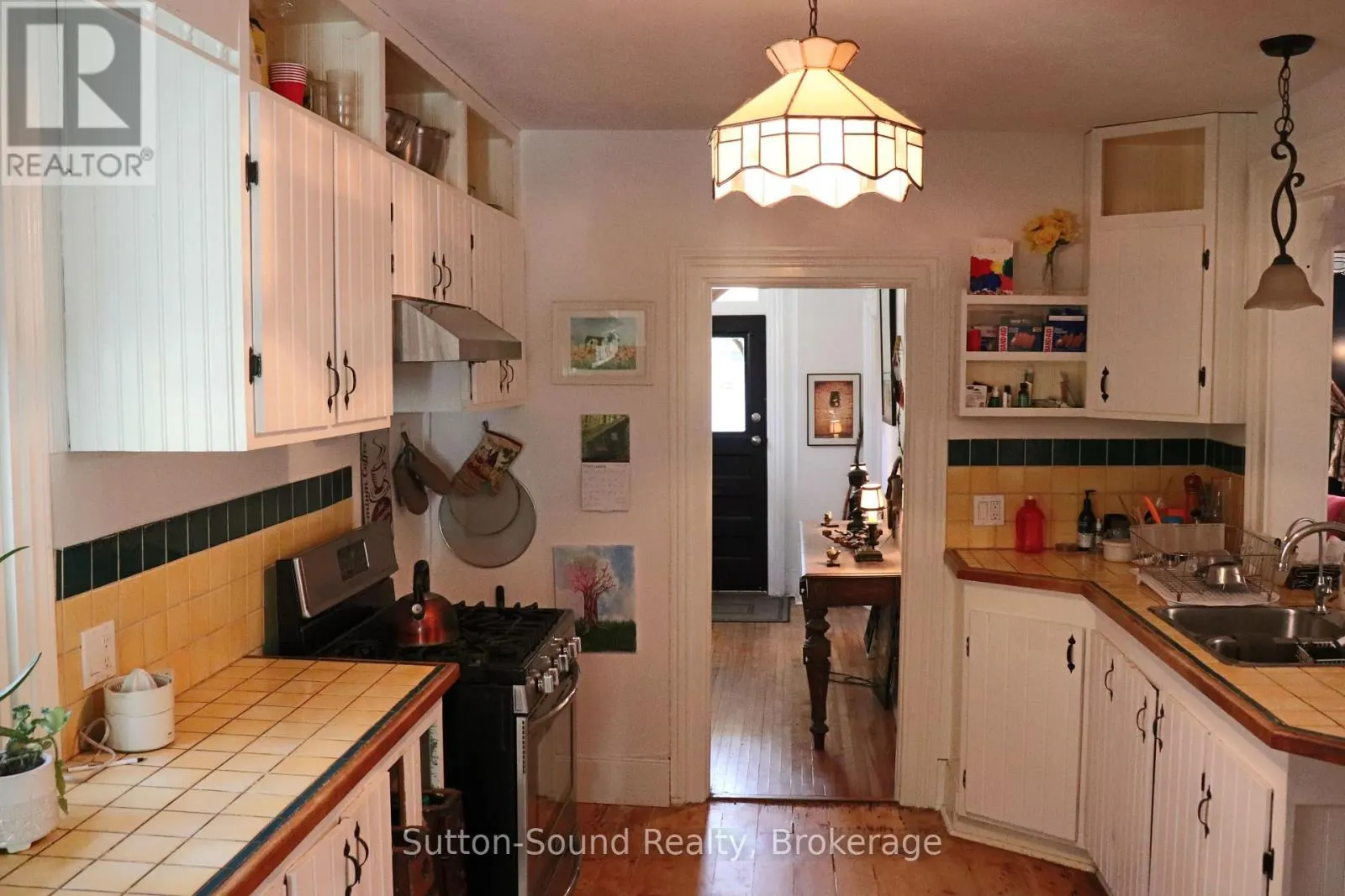 250 5TH STREET E