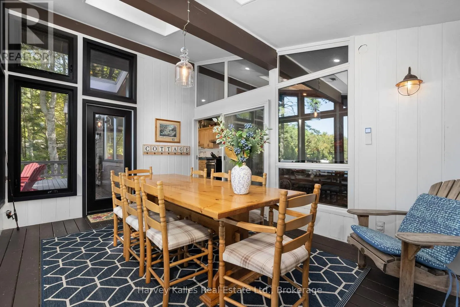 1003 HOLLOW ROAD